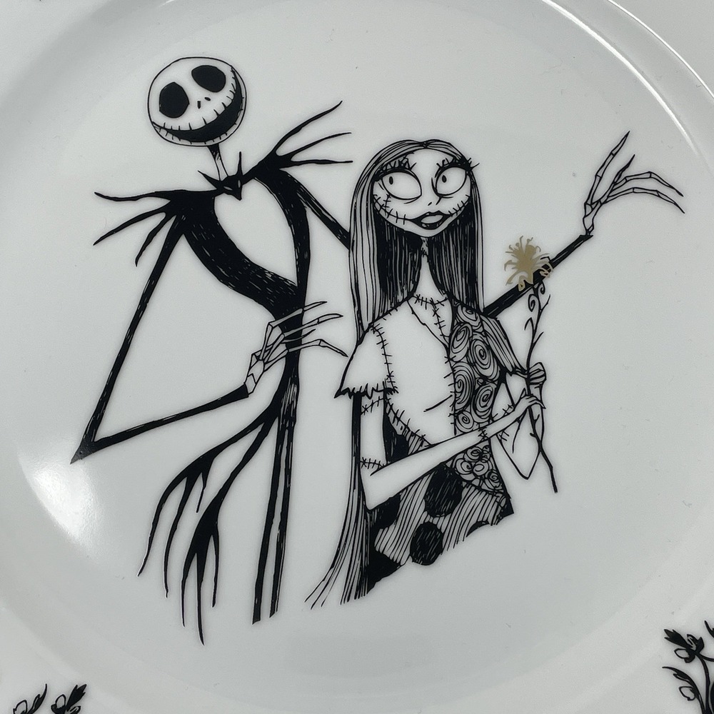 Nightmare Before Christmas Jack & Sally Zrike 10.5″ Decorative Dinner Plate - Picture 3 of 5